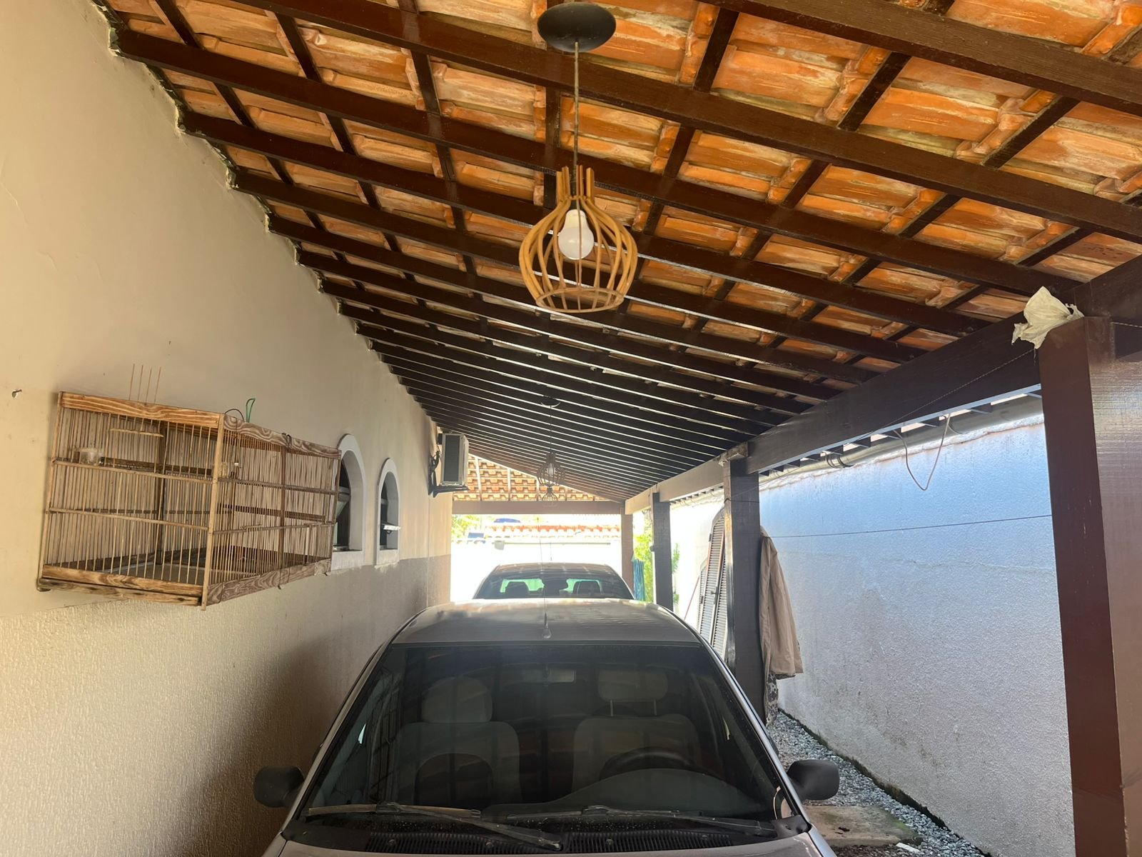 CASA COM 4 QUARTOS E PISCINAS NOS UBÁS R$ 420.000