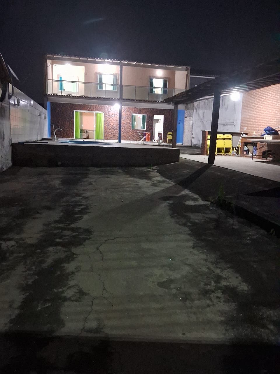 EXCELENTE CASA DUPLEX Á APENAS 300m da PRAIA