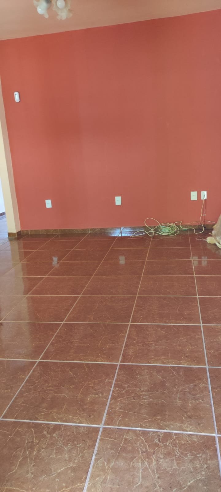 EXCELENTE IMÓVEL COM DUAS CASAS, PISCINA E ÁREA GOURMET