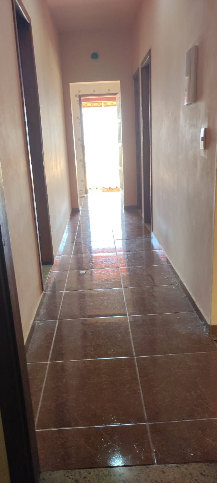 EXCELENTE IMÓVEL COM DUAS CASAS, PISCINA E ÁREA GOURMET