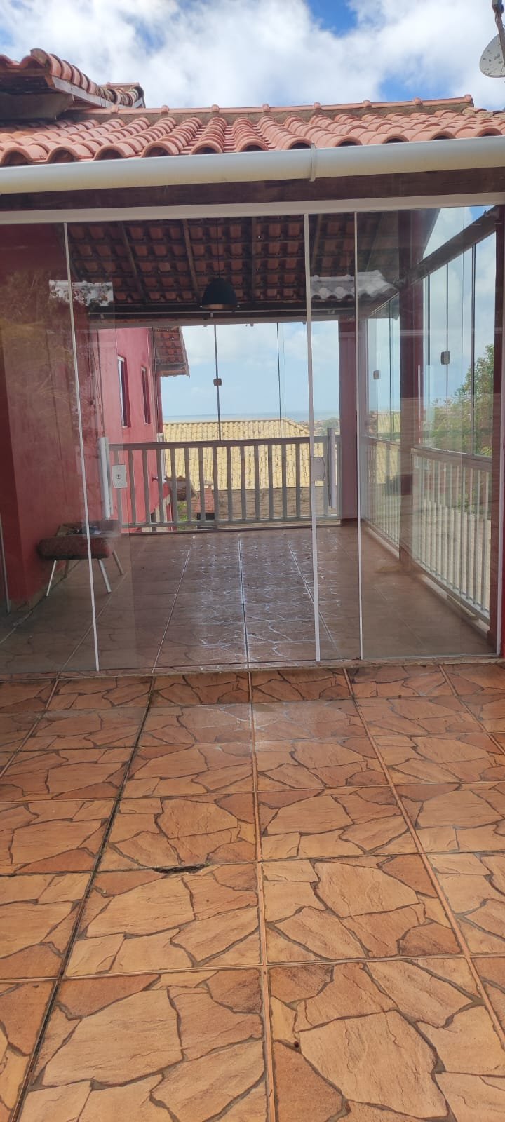 EXCELENTE IMÓVEL COM DUAS CASAS, PISCINA E ÁREA GOURMET