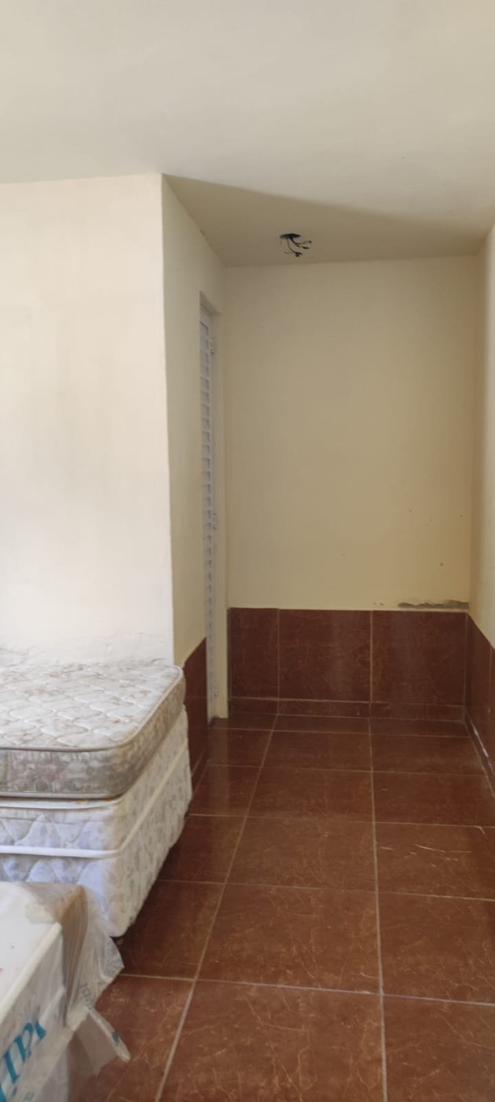 EXCELENTE IMÓVEL COM DUAS CASAS, PISCINA E ÁREA GOURMET