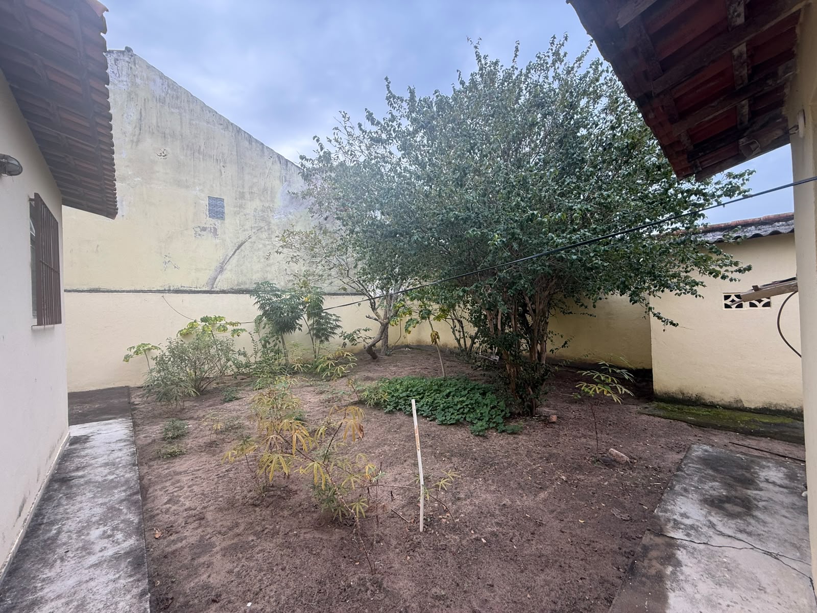 CASA COM 4 QUARTOS CANELLAS CITY POR R$ 400.000