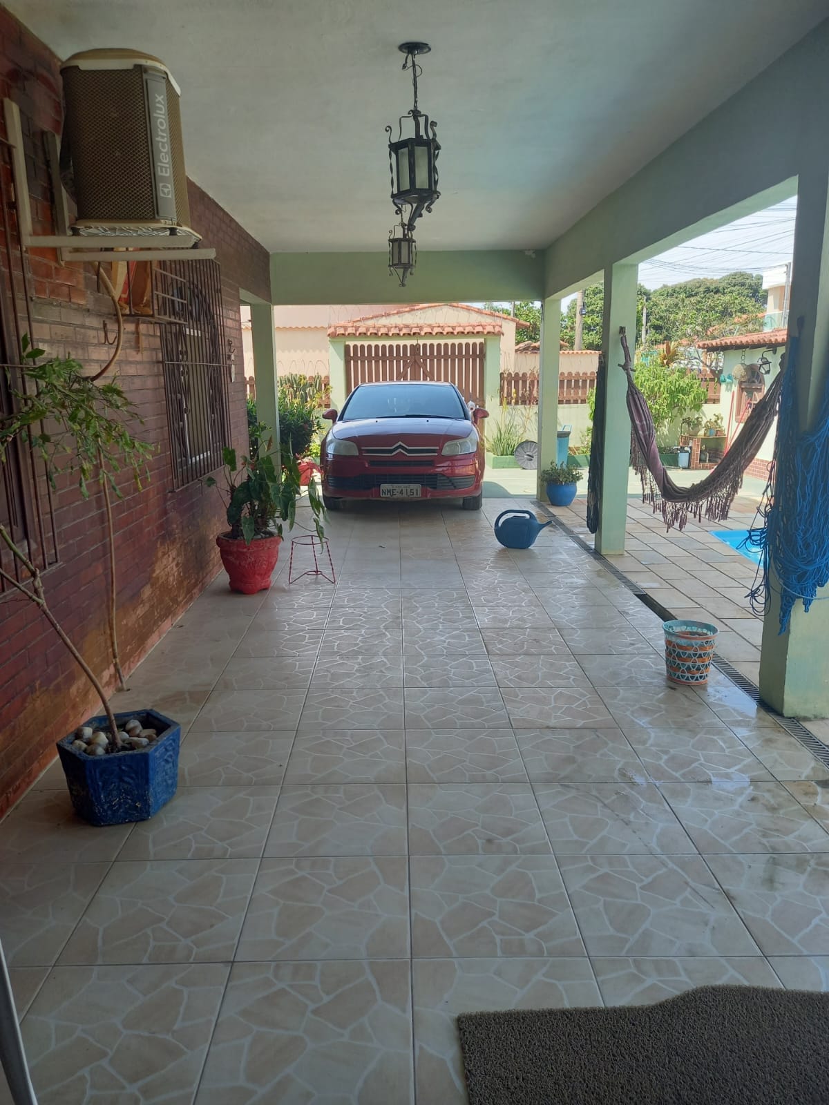 CASA À VENDA COM PISCINA NO PARQUE TAMARIZ