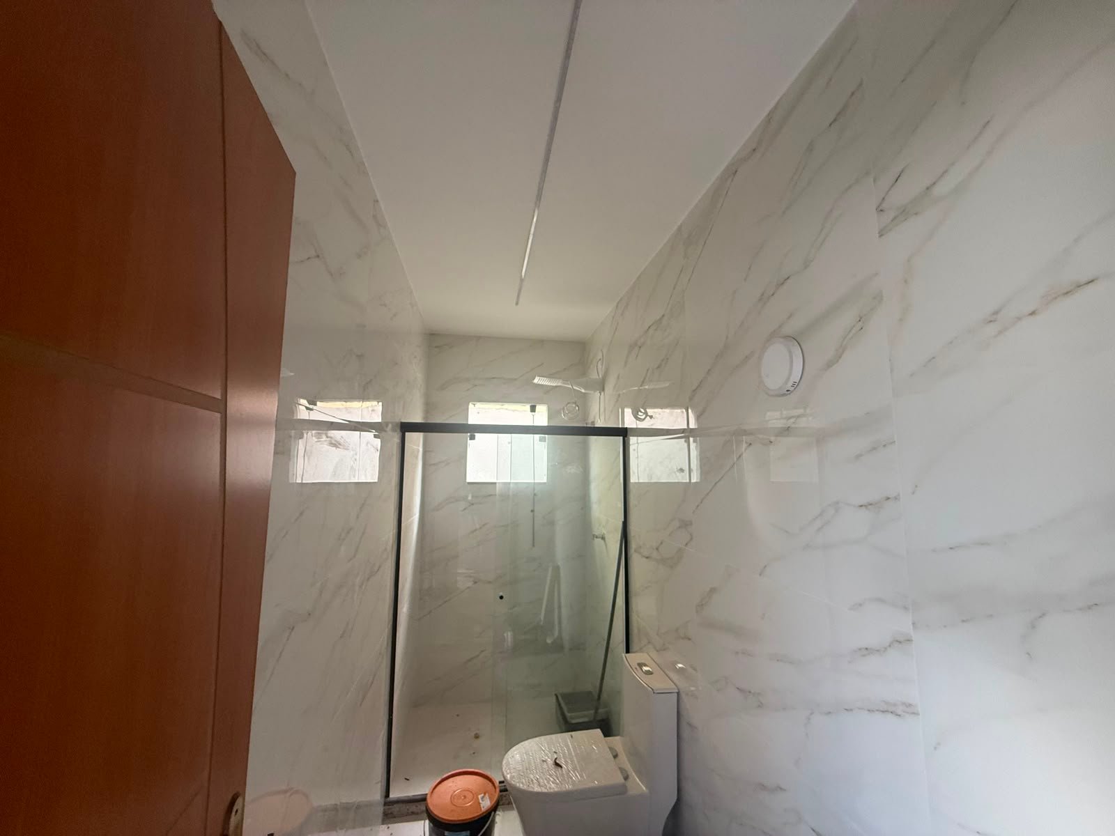 CASA MODERNA EM IGUABA GRANDE COM ÁREA GOUMERT Á 100m DA PRAIA