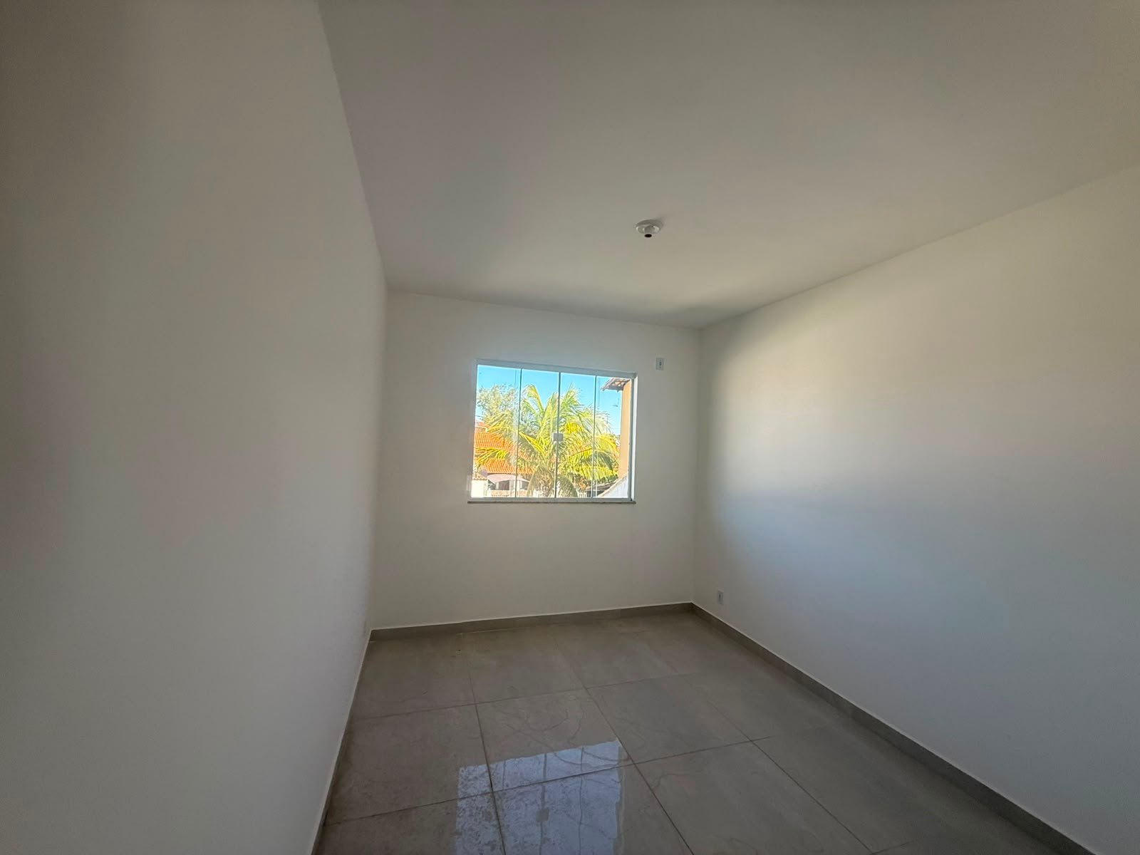 APARTAMENTO À VENDA – EM FRENTE À PRAIA DOS UBÁS |  R$ 350.000
