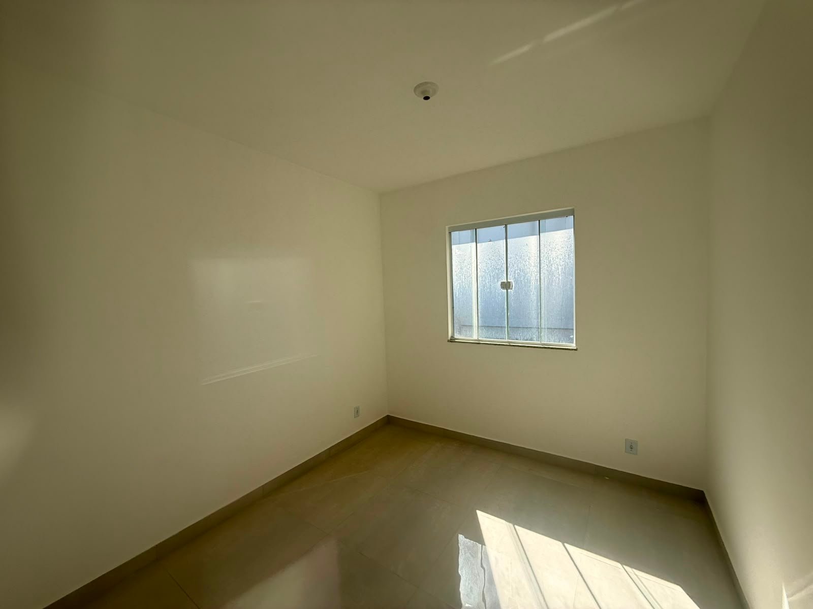 APARTAMENTO À VENDA – EM FRENTE À PRAIA DOS UBÁS |  R$ 350.000