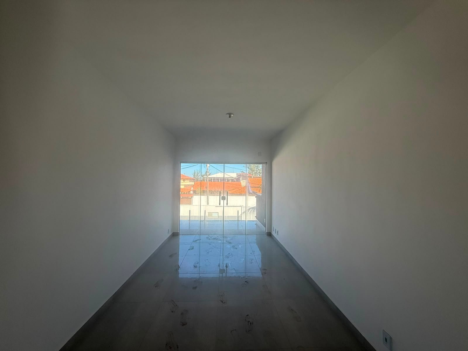 APARTAMENTO À VENDA – EM FRENTE À PRAIA DOS UBÁS |  R$ 350.000