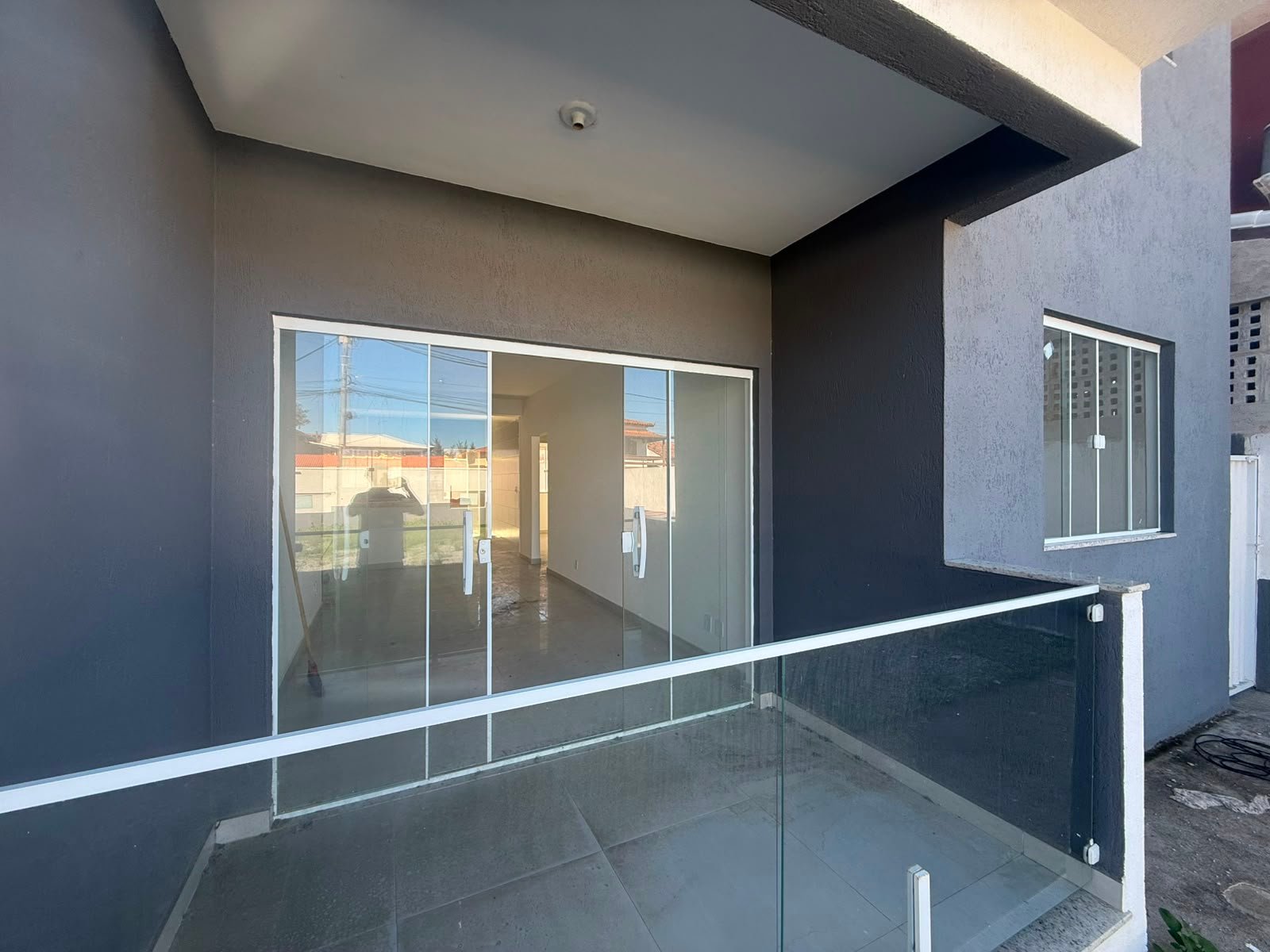 APARTAMENTO À VENDA – EM FRENTE À PRAIA DOS UBÁS |  R$ 350.000