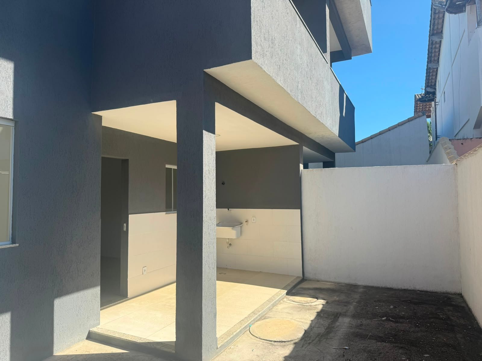 APARTAMENTO À VENDA – EM FRENTE À PRAIA DOS UBÁS |  R$ 350.000