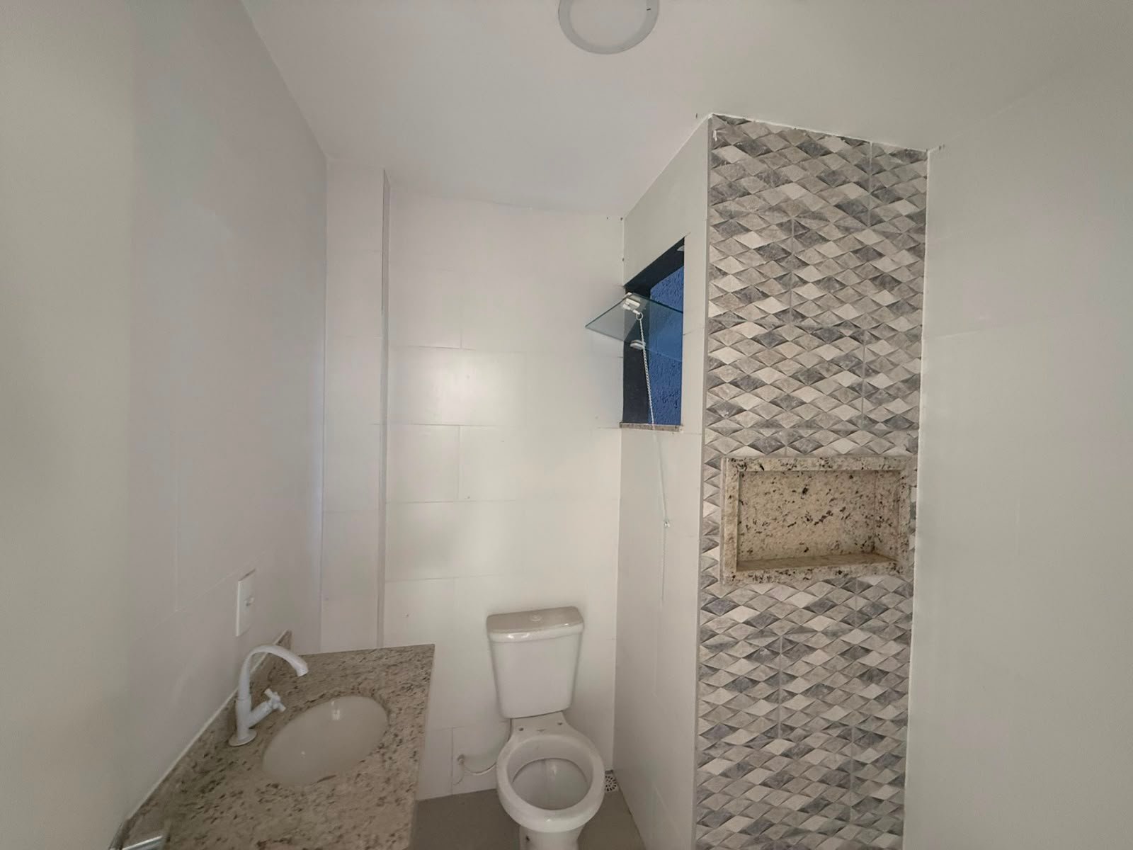 APARTAMENTO À VENDA – EM FRENTE À PRAIA DOS UBÁS |  R$ 350.000