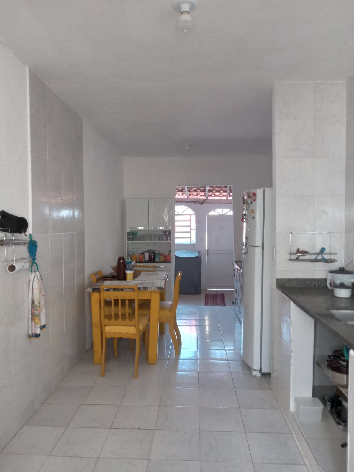 CASA COM PISCINA PRÓXIMO DA ILHA DOS DINOSSAUROS