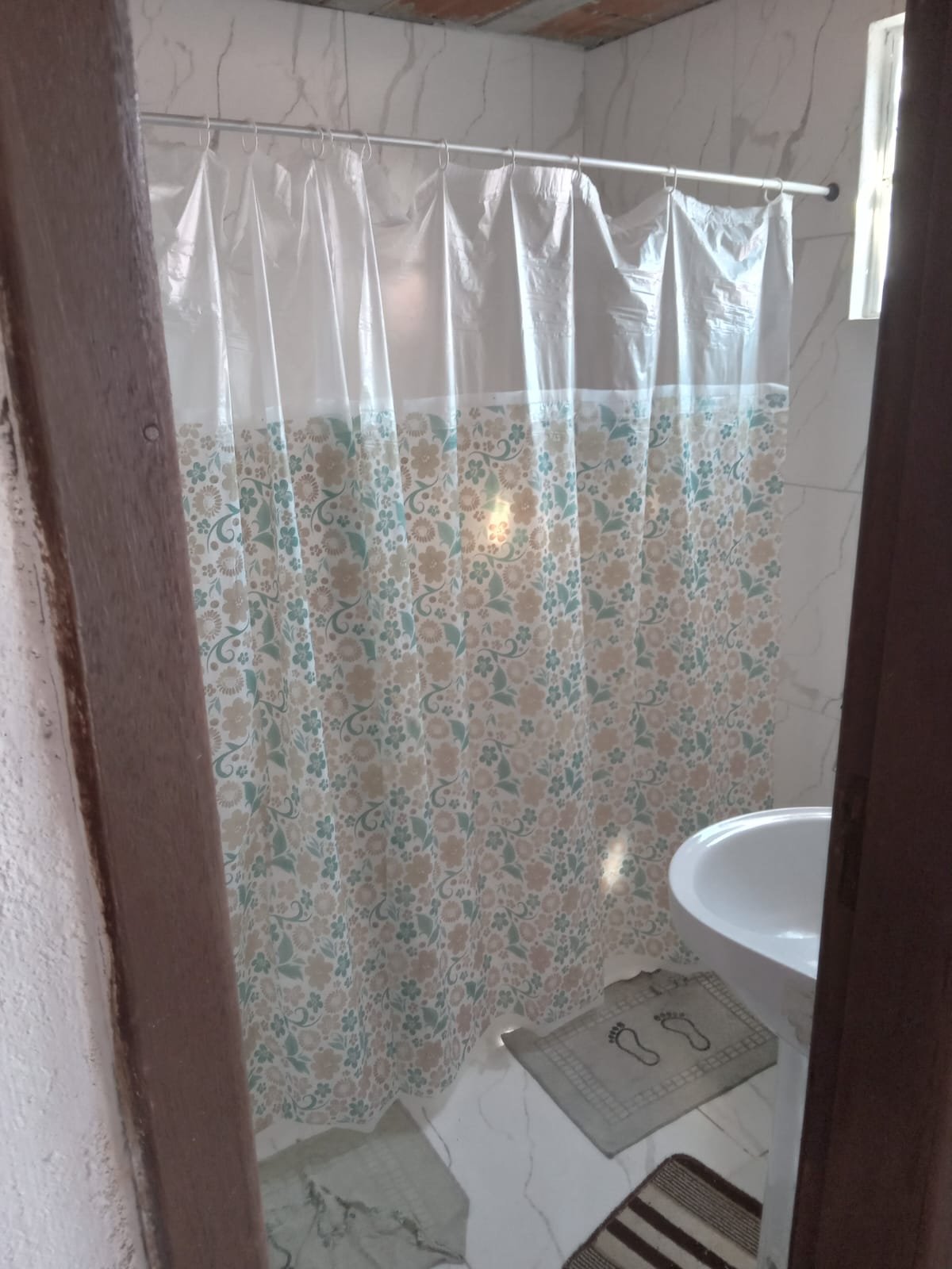CASA COM PISCINA PRÓXIMO DA ILHA DOS DINOSSAUROS