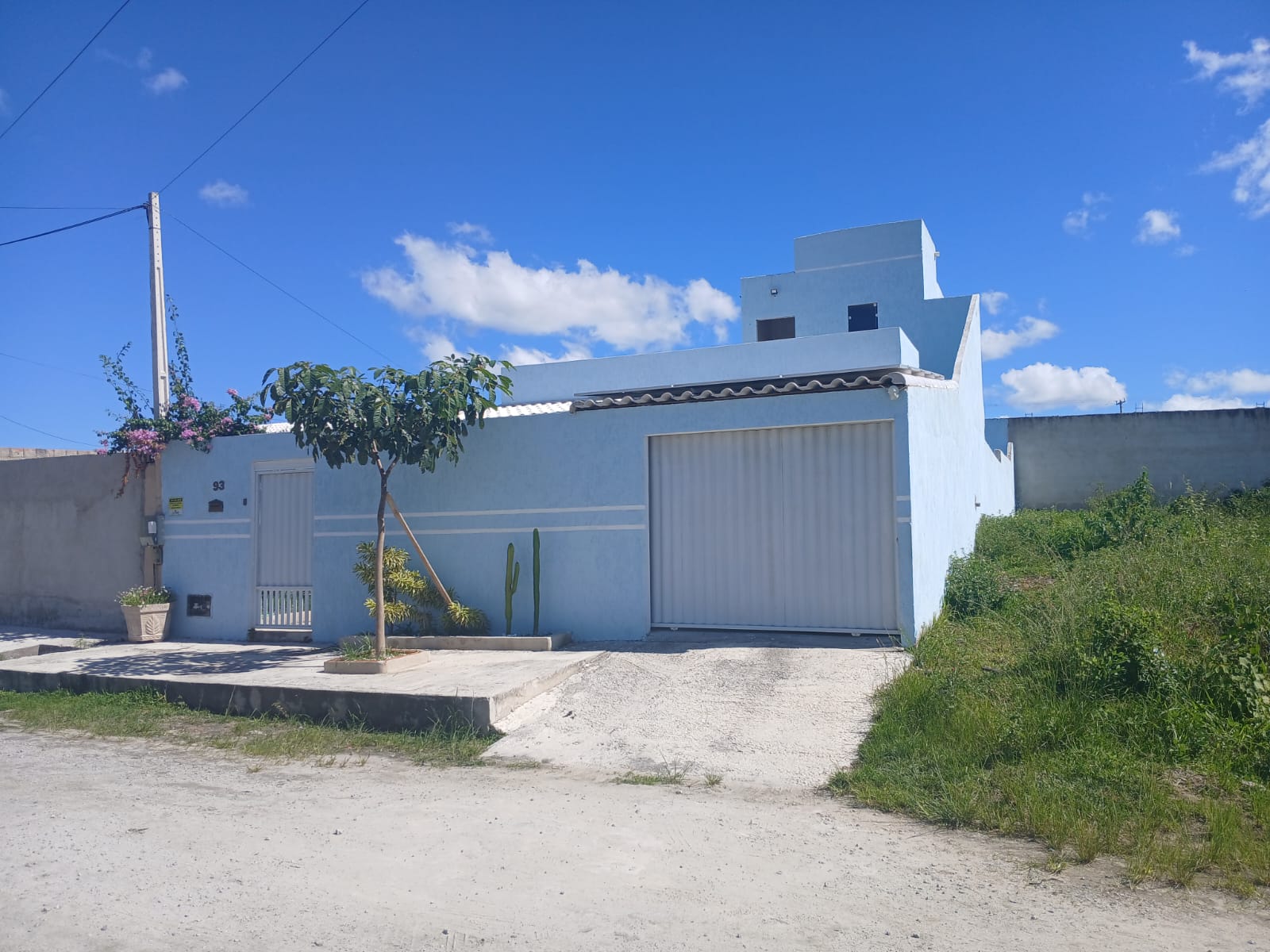 CASA COM 3 QUARTOS Á VENDA POR APENAS R$ 270.000 EM IGUABA GRANDE