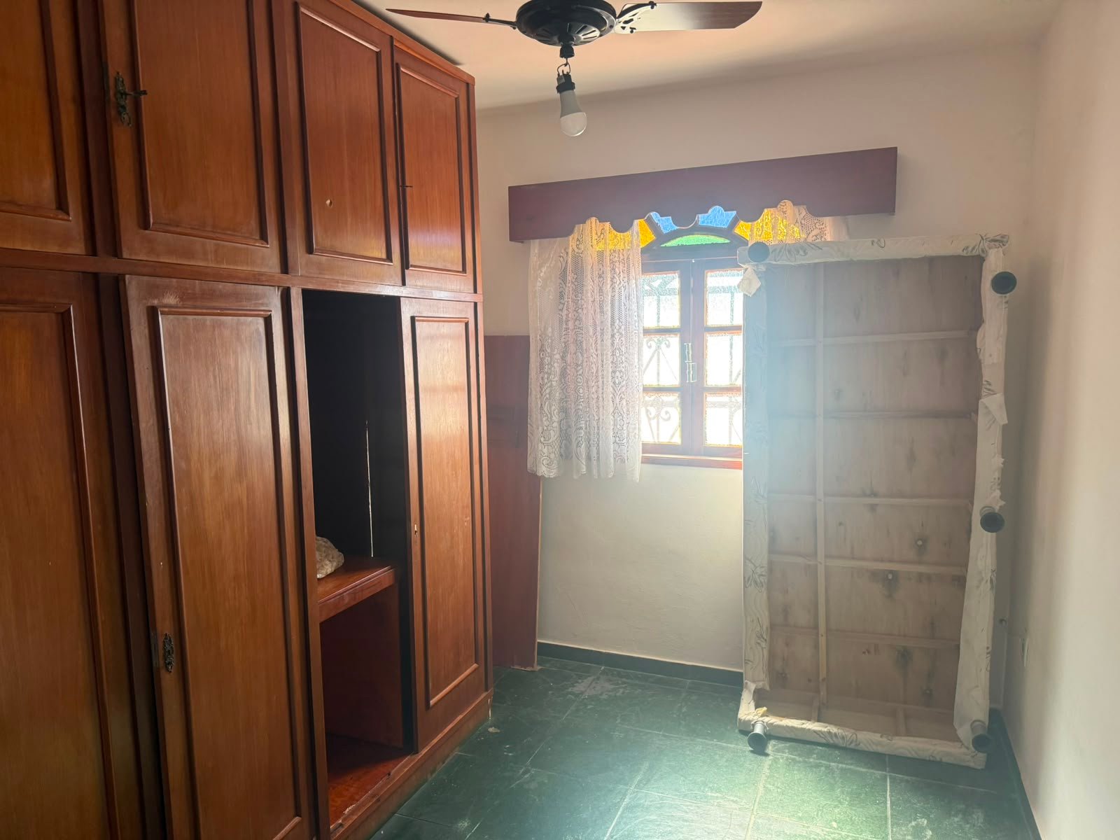 APARTAMENTO TÉRREO À VENDA EM UBÁS! - R$ 280.000