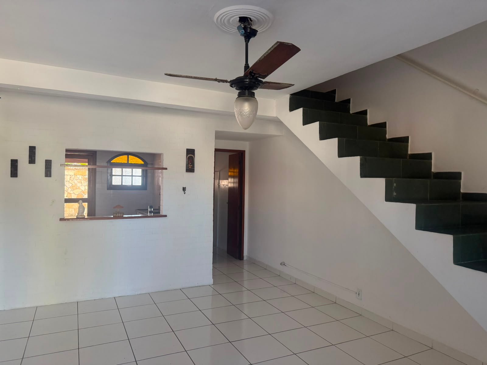 APARTAMENTO TÉRREO À VENDA EM UBÁS! - R$ 280.000
