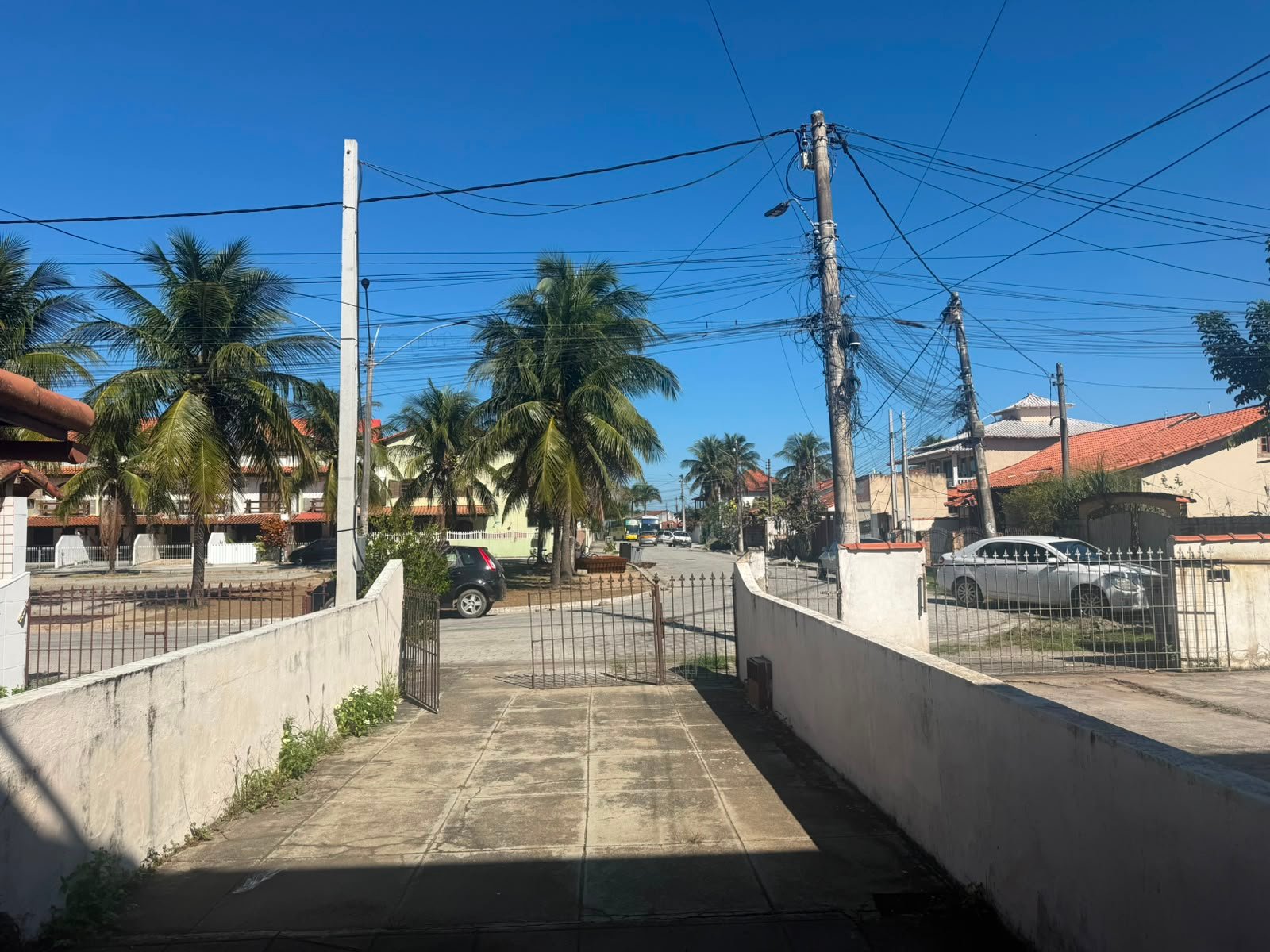 APARTAMENTO TÉRREO À VENDA EM UBÁS! - R$ 280.000