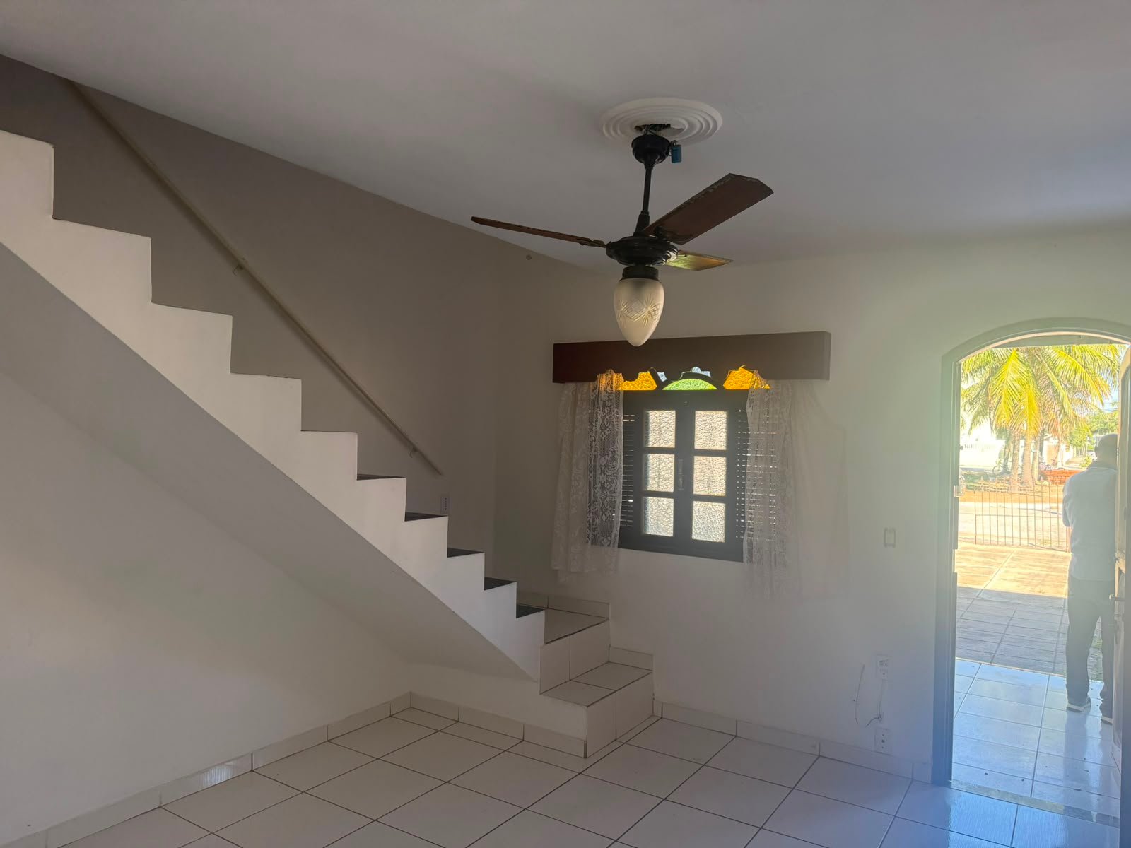 APARTAMENTO TÉRREO À VENDA EM UBÁS! - R$ 280.000