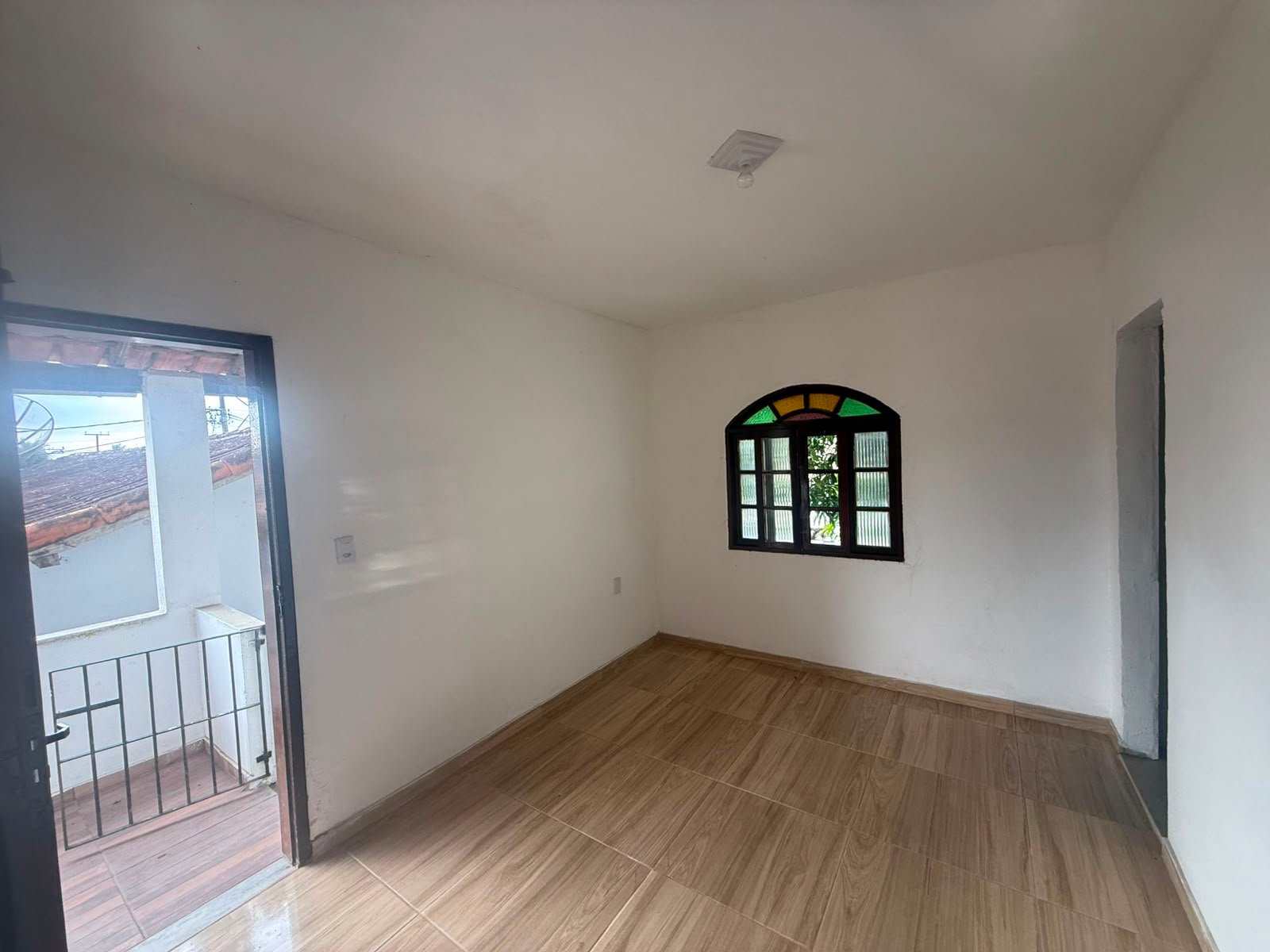 EXCELENTE CASA COM 4 QUARTOS, PISCINA E EDÍCULA ATRÁS - CIDADE NOVA