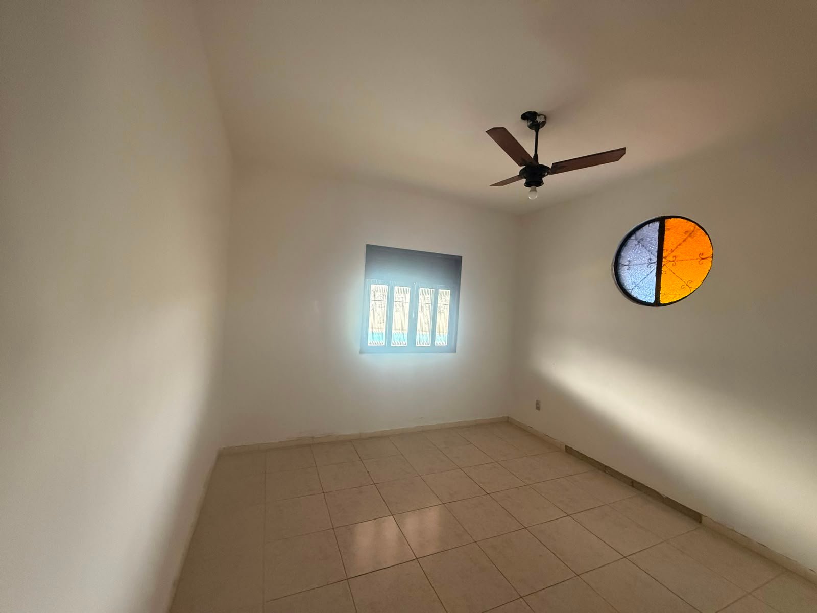 EXCELENTE CASA COM 4 QUARTOS, PISCINA E EDÍCULA ATRÁS - CIDADE NOVA