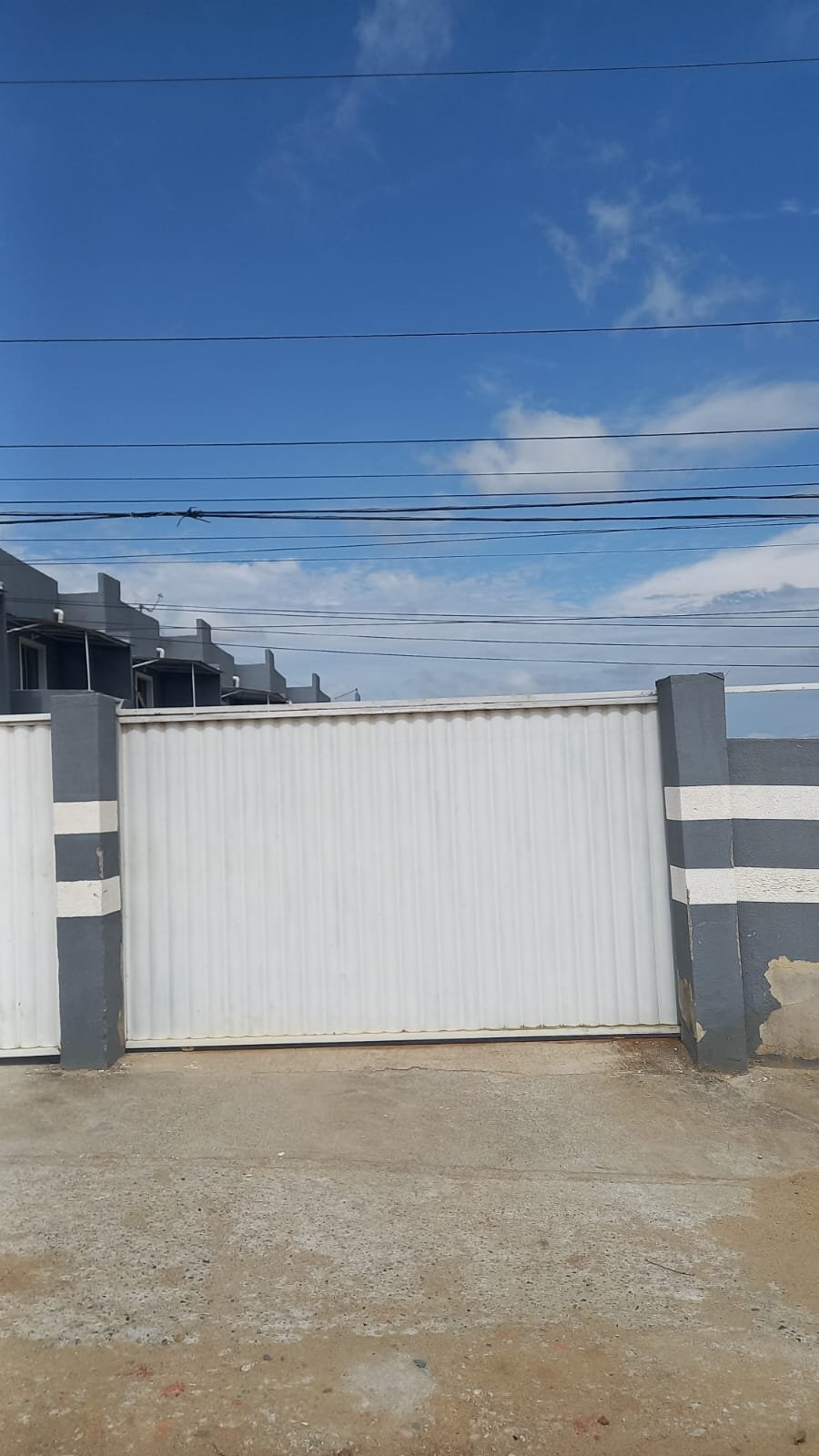 OPORTUNIDADE! CASA COM 2 QUARTOS - APENAS R$ 225.000