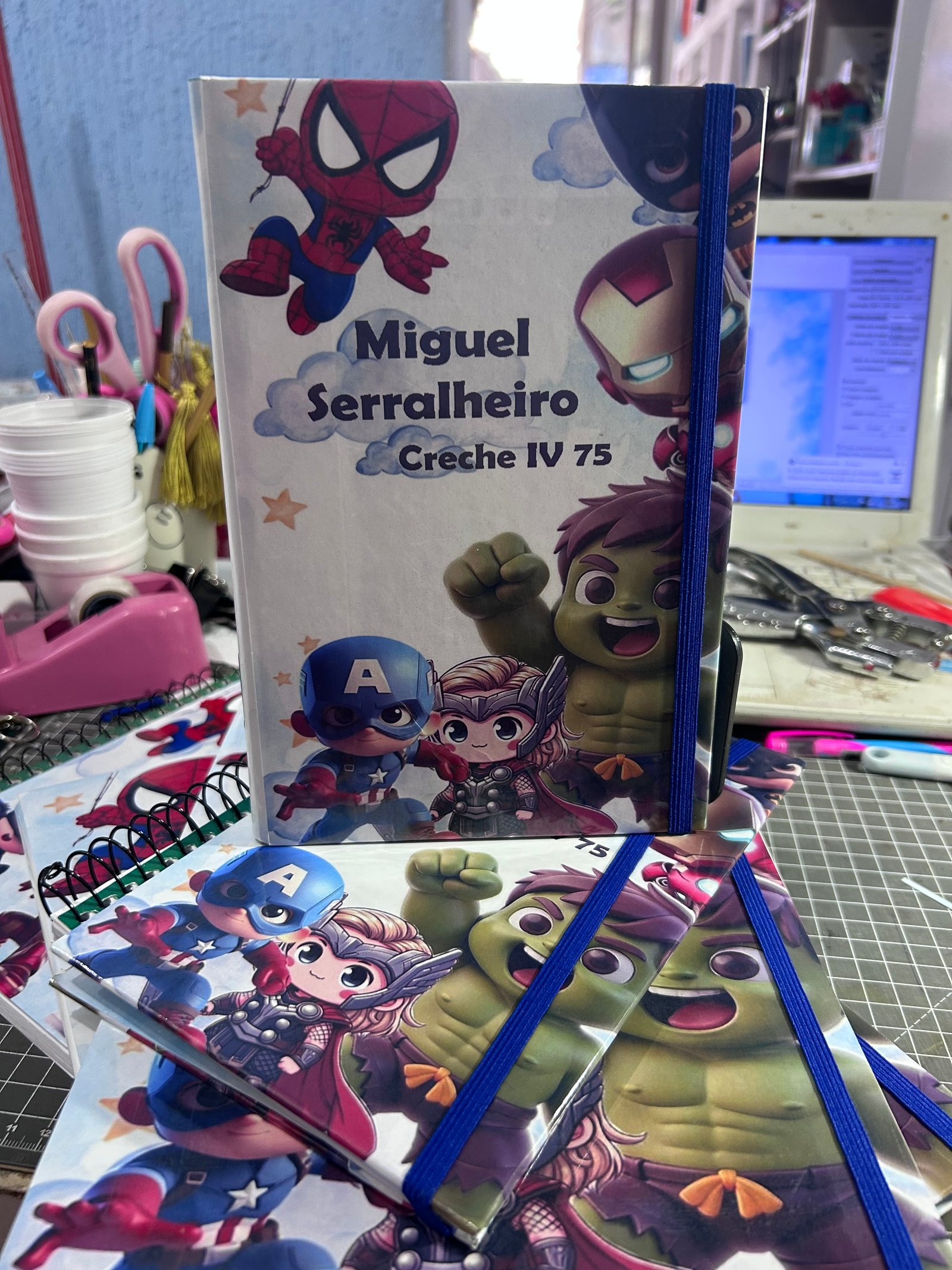 Kit 5 adesivos cadernos escolar ( não incluso os cadernos )