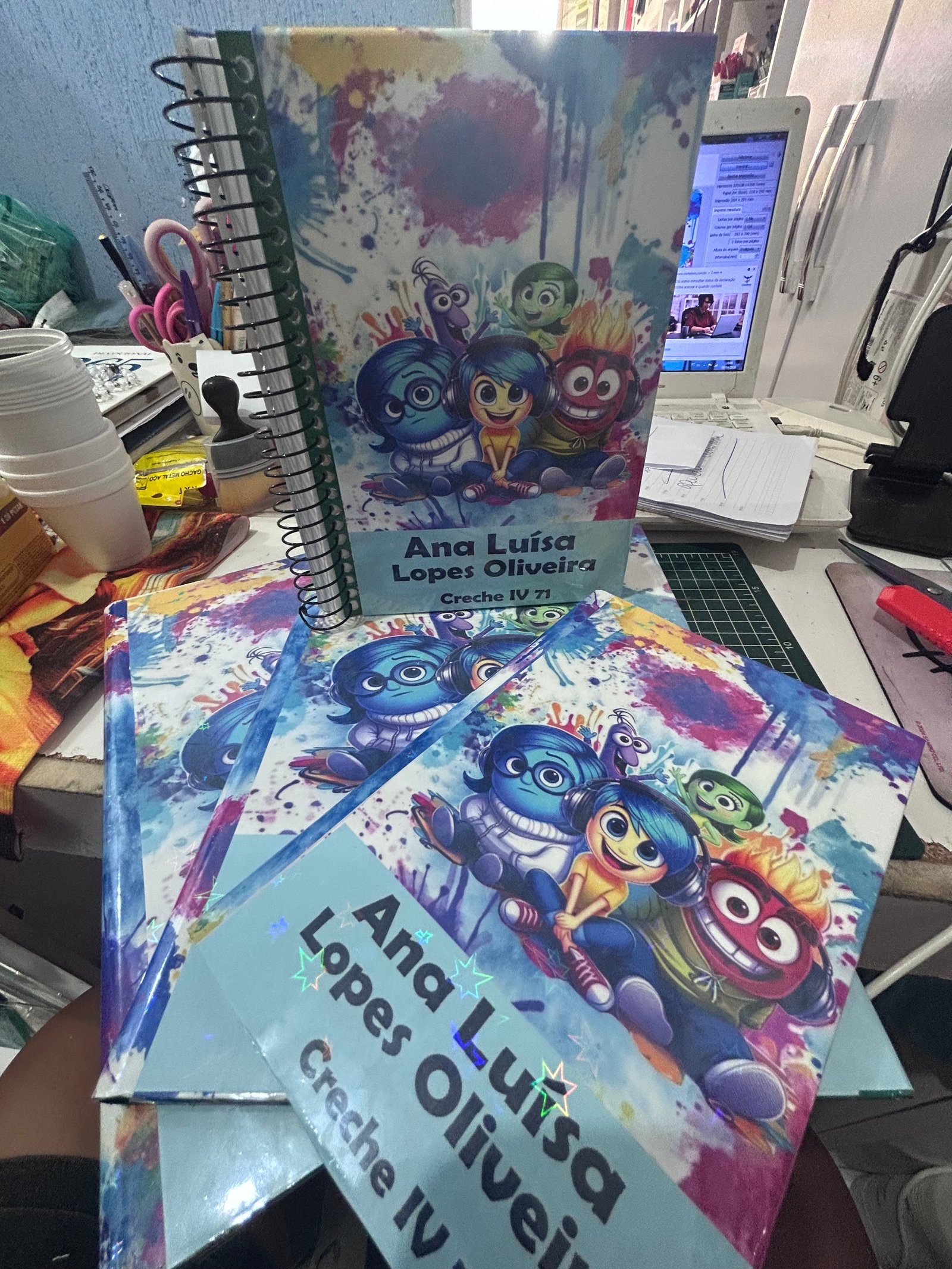 Kit 5 adesivos cadernos escolar ( não incluso os cadernos )