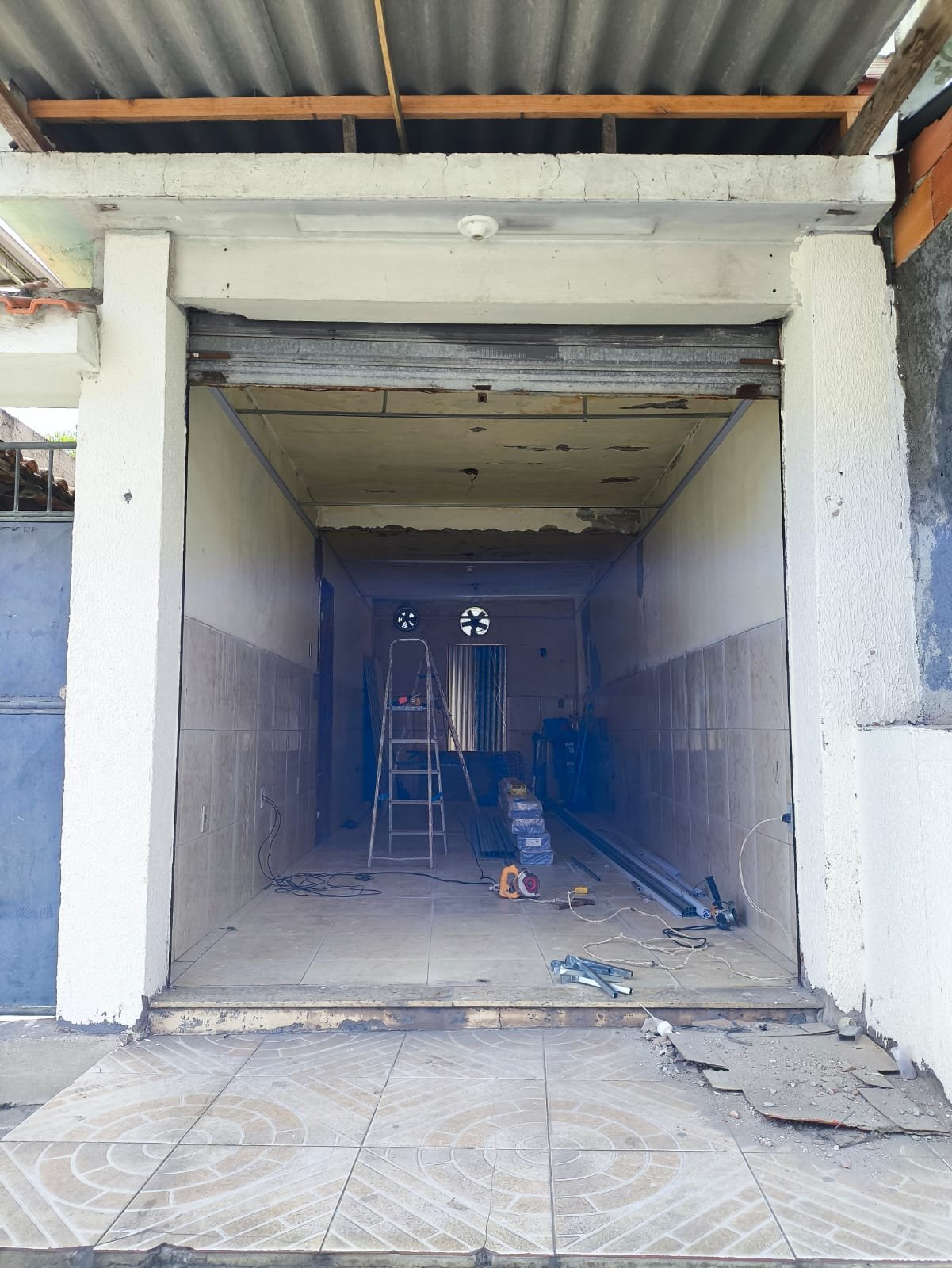 Forro PVC material e mão de obra, trabalhamos com pintura e textura no seu comércio ou residência